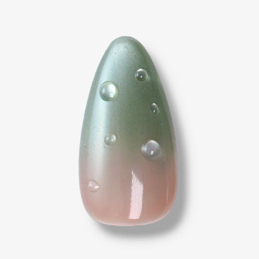 MINIMALIST NAILS