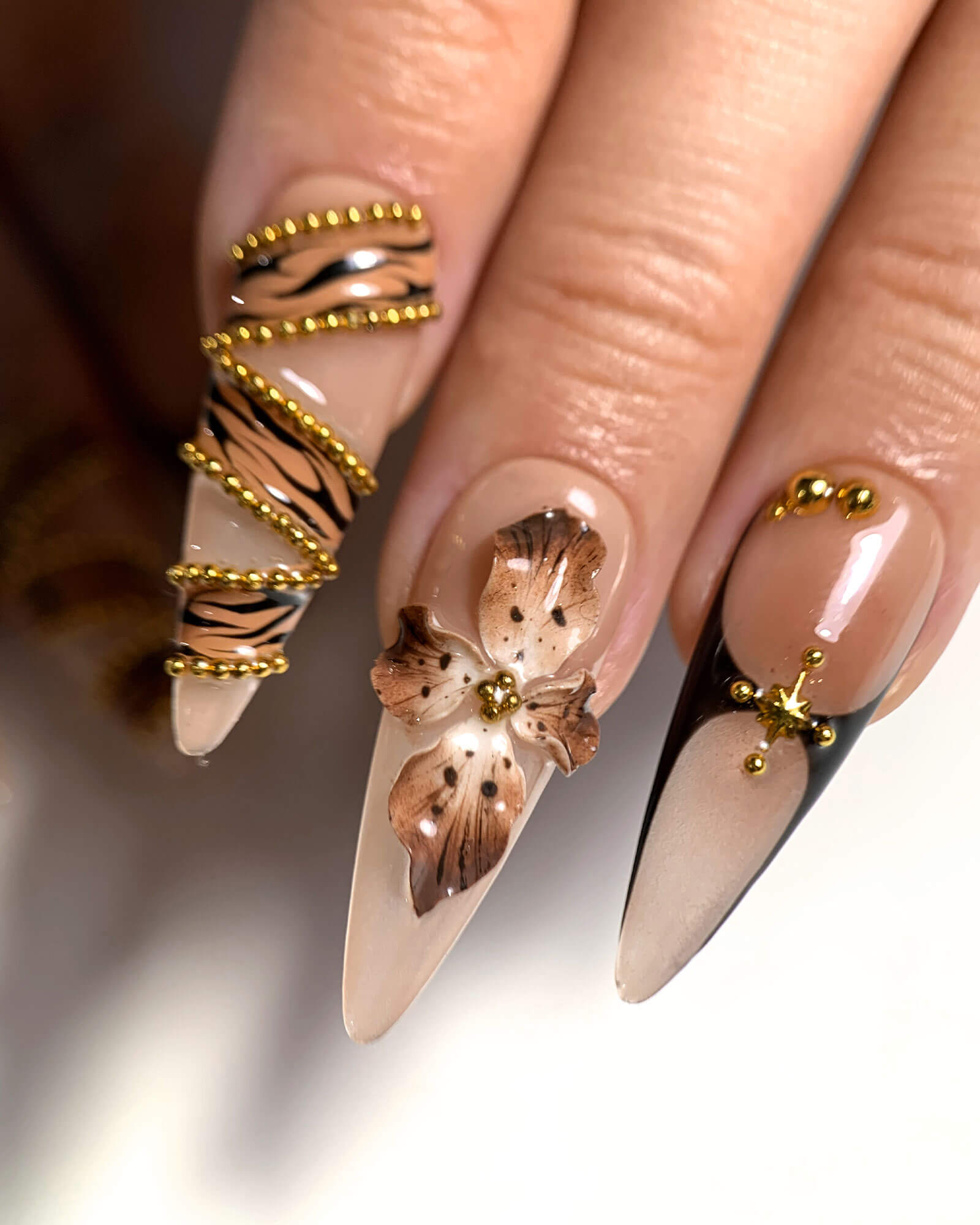 GLAMOR ANIMAL NUDES