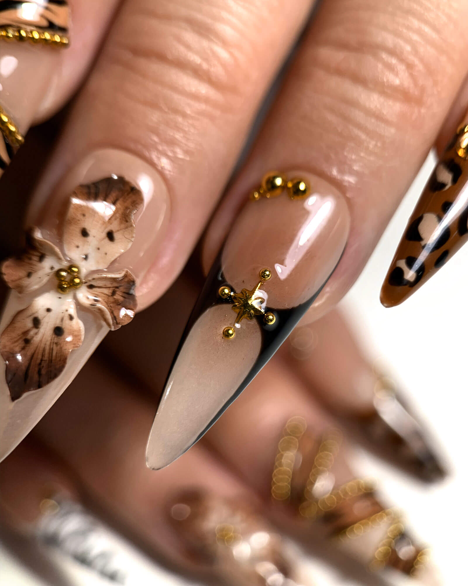 GLAMOR ANIMAL NUDES